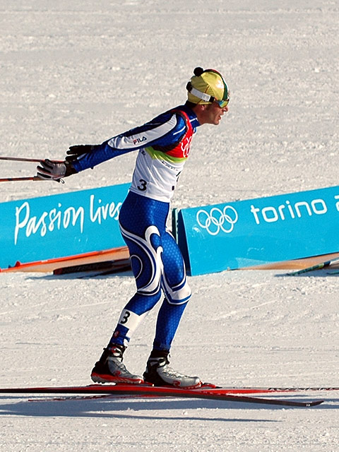 Italienske Pietro Piller Cottrer vant 30 km fellesstart med skibytte under prøve-OL, men ble bare nr 14 i OL året etter. Her fra OL i Torino i 2006, der han tok bronse på distansen. (Foto: Bjarte Hetland)
