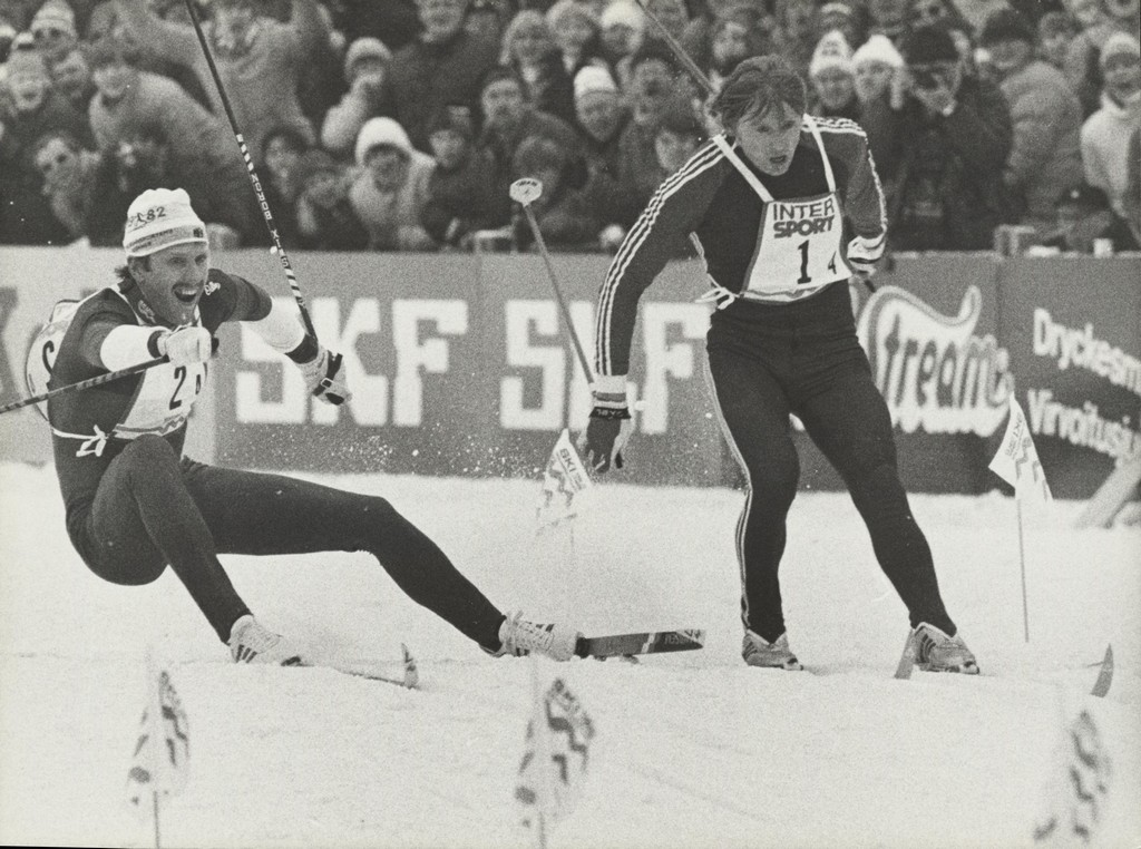 Bilde fra innspurten av 4 x 10 km stafett under VM i Oslo i 1982.